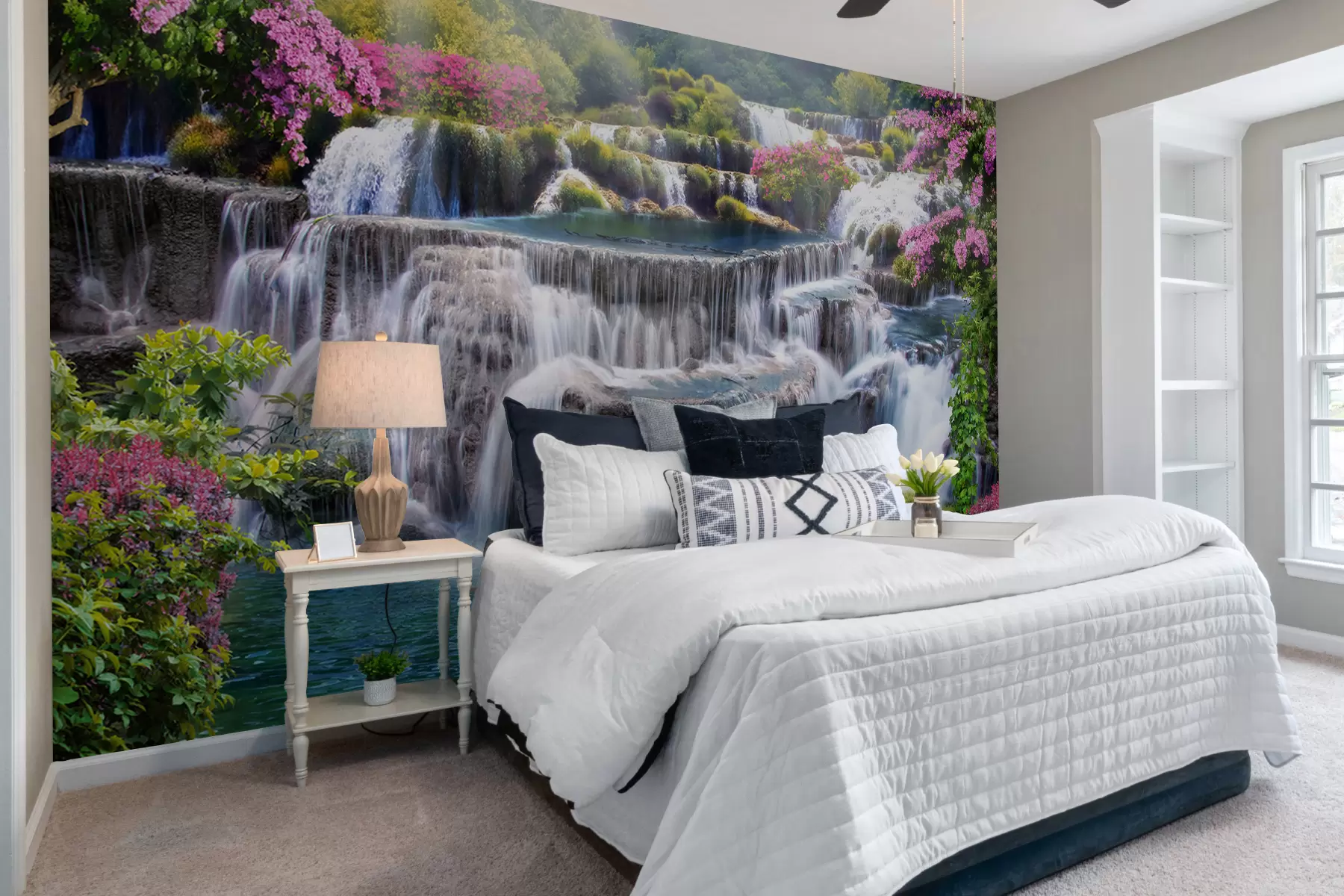 Fototapety Vodopád a kvitnúce stromy u60065