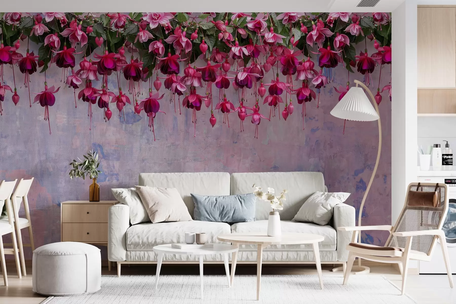 Fototapety Veľké fuchsiové kvety visiace zhora na pozadí retro steny s imitáciou odrenín w02132