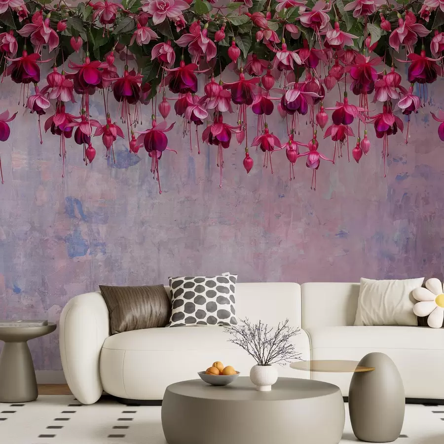 Fototapety Veľké fuchsiové kvety visiace zhora na pozadí retro steny s imitáciou odrenín w02132