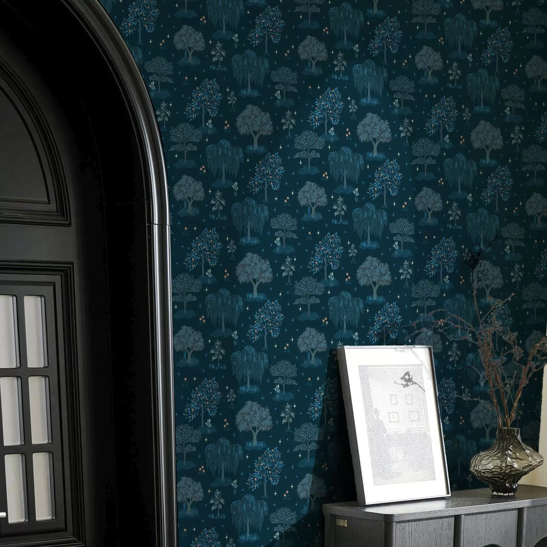 Fototapety Rozprávkový nočný les s hviezdami a ozdobnými stromčekmi a00248