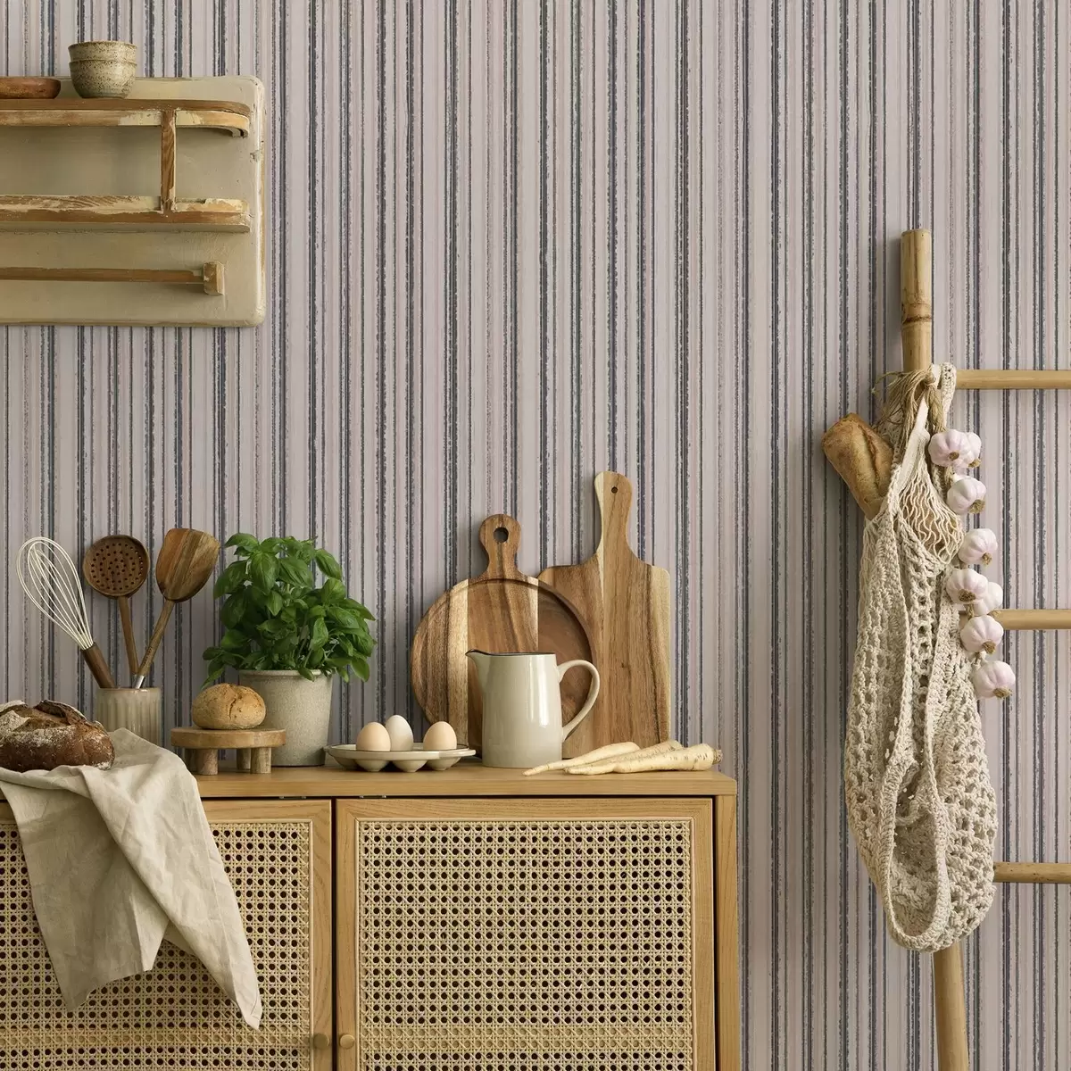 Tapety Jemné prúžky v sivo-ružových tónoch a00509