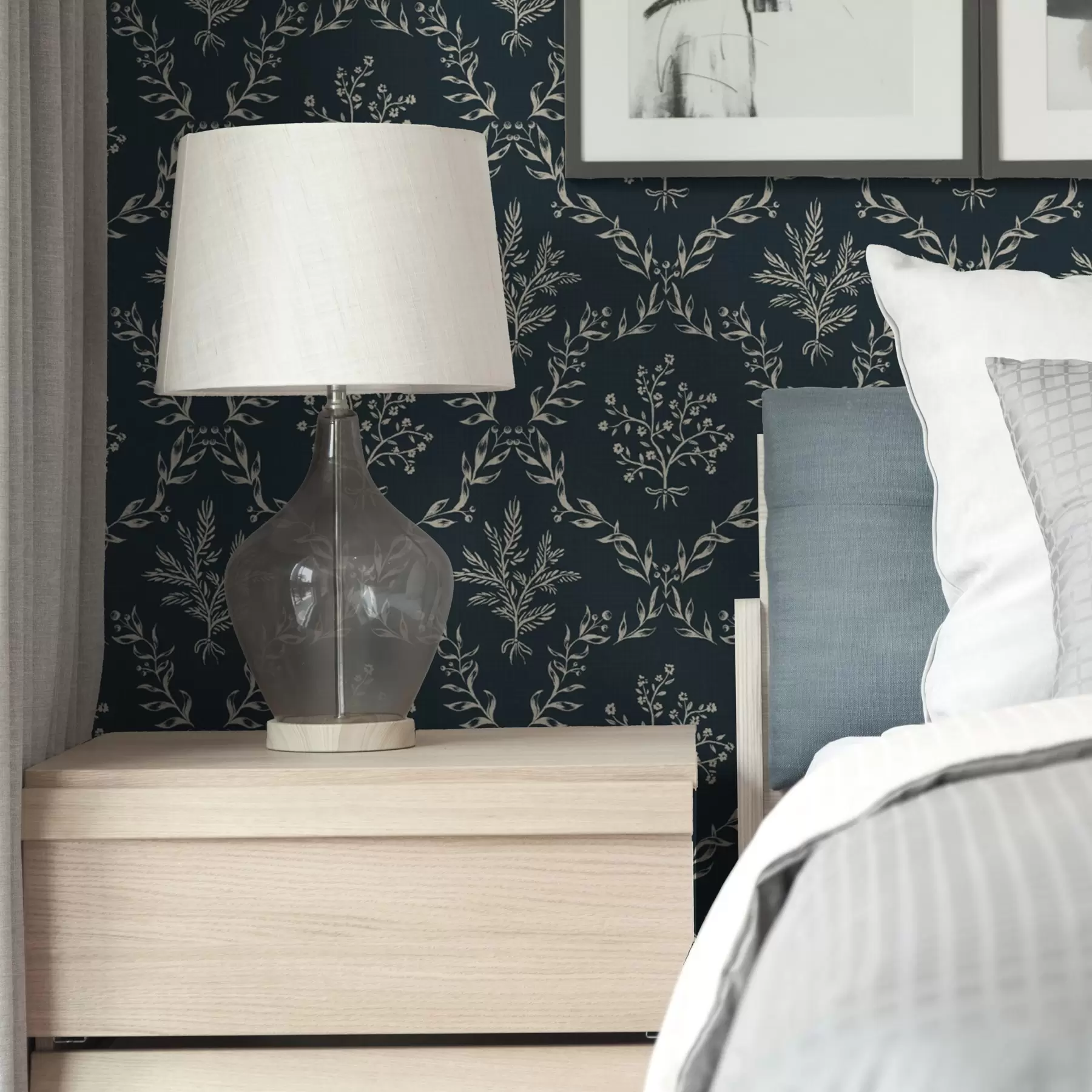 Fototapety Biele vence z bylín a kvetov na tmavo modrozelenom podklade a00599v2