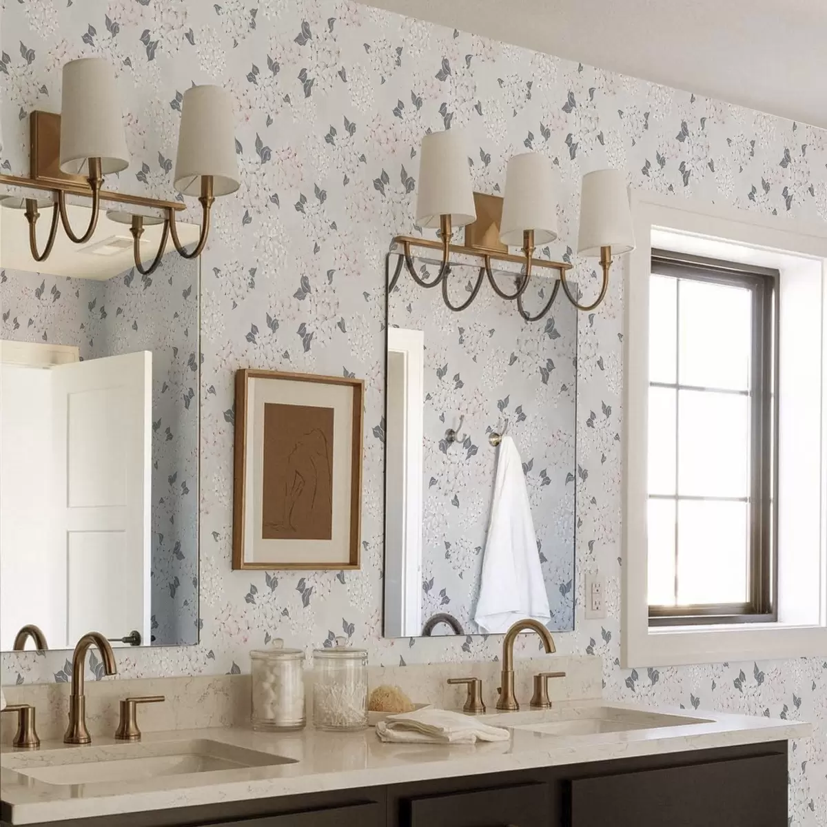 Tapety Vzdušné kvety na svetlom pozadí, jemné ružovo-šedé tóny a00600