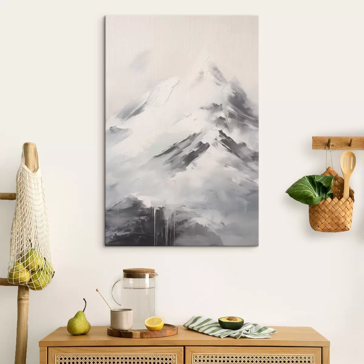 Obraz Zasnežené horské vrcholy so sivými tieňmi, sivá obloha, ťahy štetcom, textúrované, minimalistické s45932