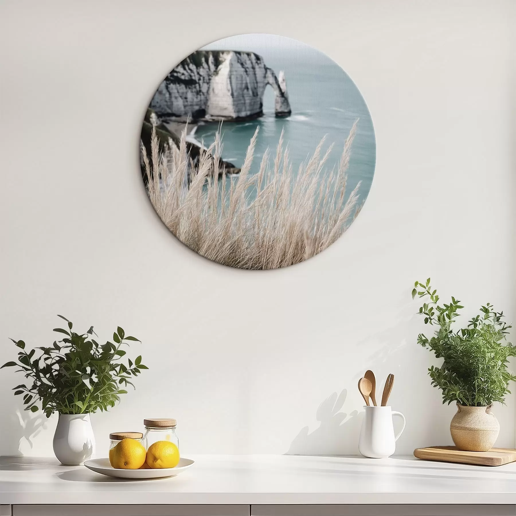 Obraz More a skalný oblúk, pohľad cez suchú trávu r46142