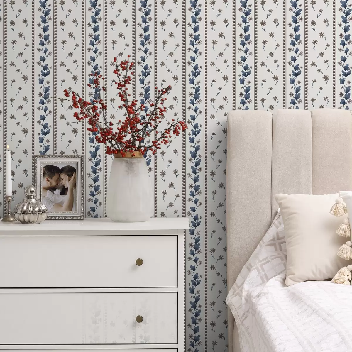 Tapety Vertikálne kvetinové pruhy v modro-hnedých odtieňoch a00811v2