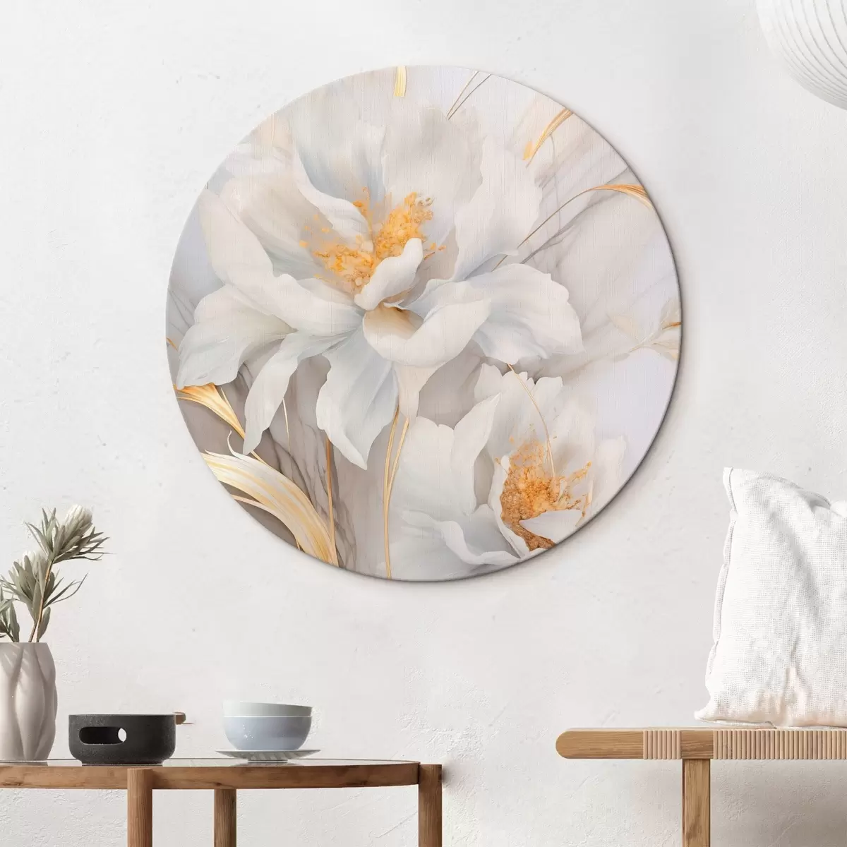 Okrúhle obrazy Biele kvety so žltými piestikmi a stonkami, jemné okvetné lístky, elegantná kompozícia, neutrálne pozadie r46293 Okrúhle obrazy Biele kvety so žltými piestikmi a stonkami, jemné okvetné lístky, elegantná kompozícia, neutrálne pozadie r46293