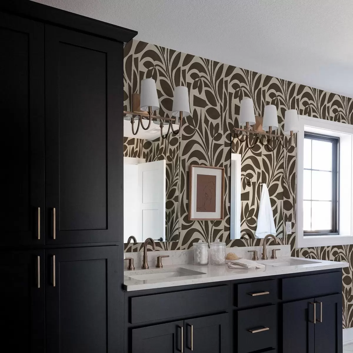 Tapety Geometrické siluety listov, tmavohnedé na béžovom podklade a00679v1