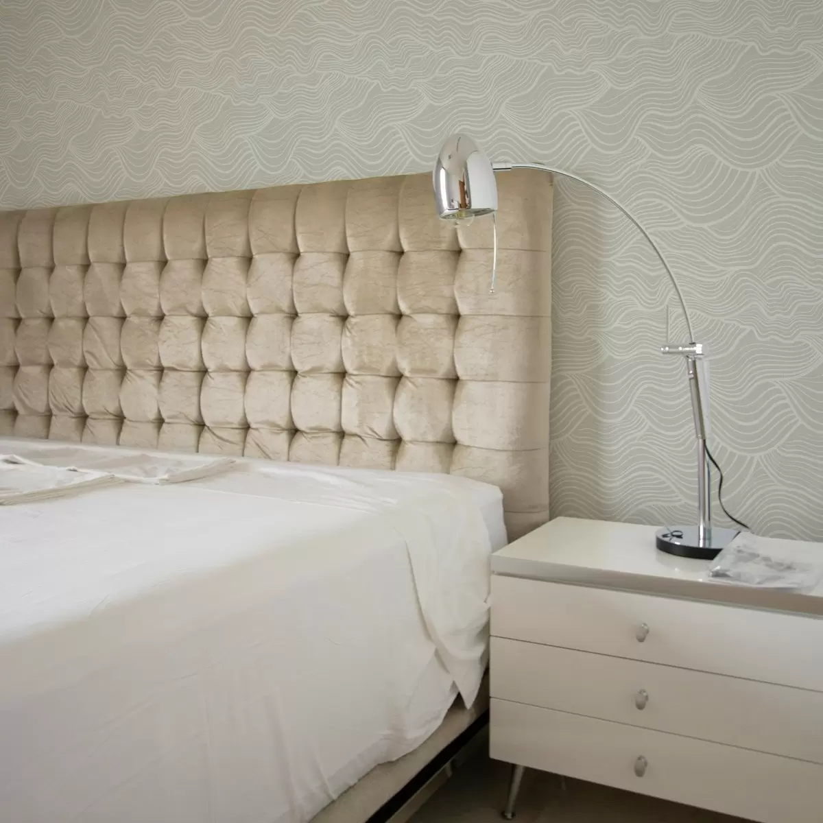 Tapety Vlny na šedo-olivovom pozadí s textúrou tkaniny a00681