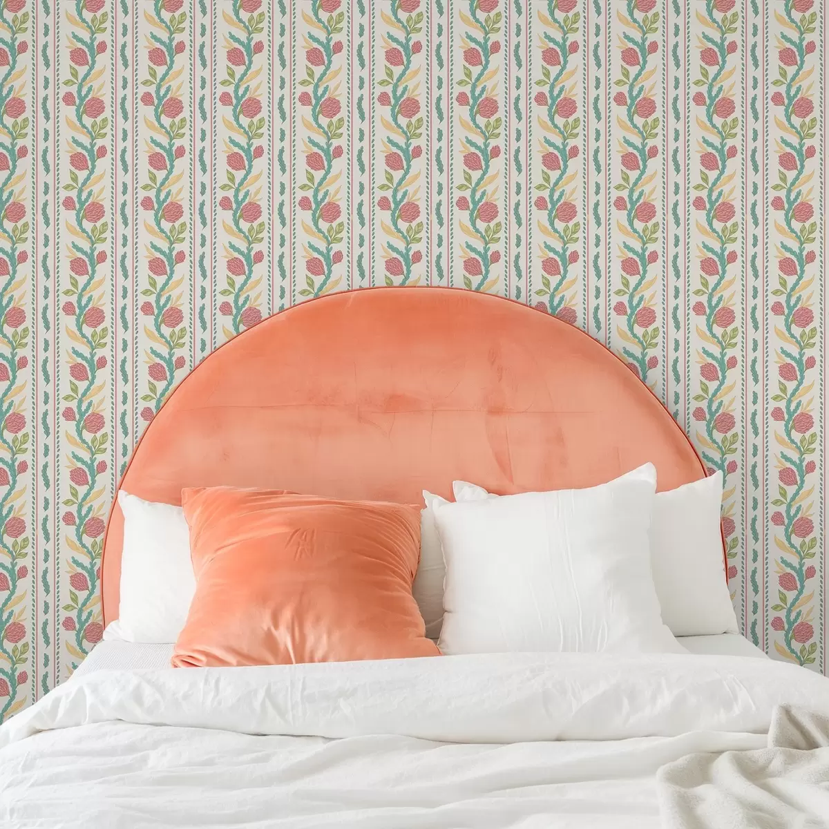 Tapety Pruhy s koralovými púčikmi na svetlo krémovom pozadí a00816v1