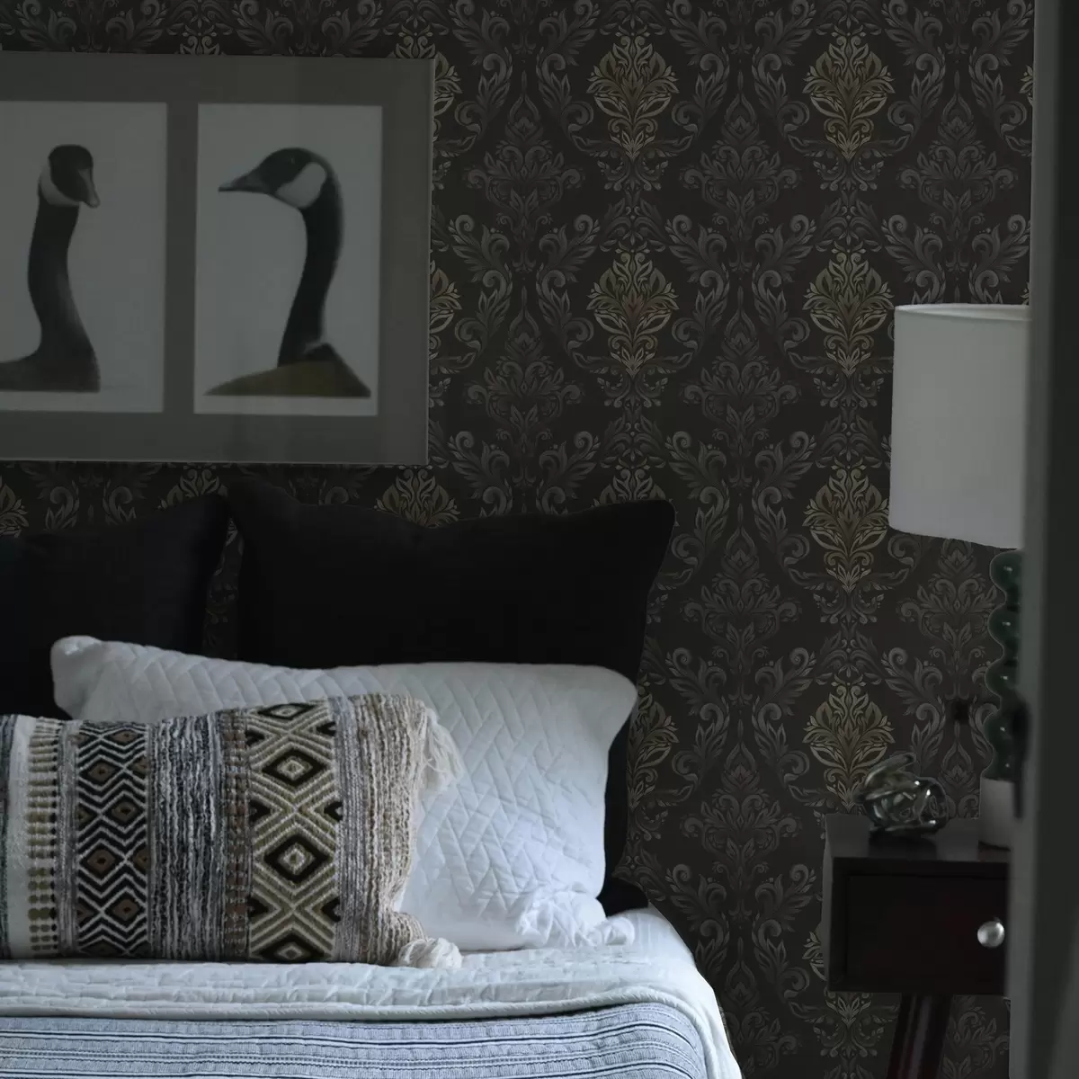 Tapety Damašek na tmavom grafitovom podklade, olivovo-okrové akcenty a00828v5