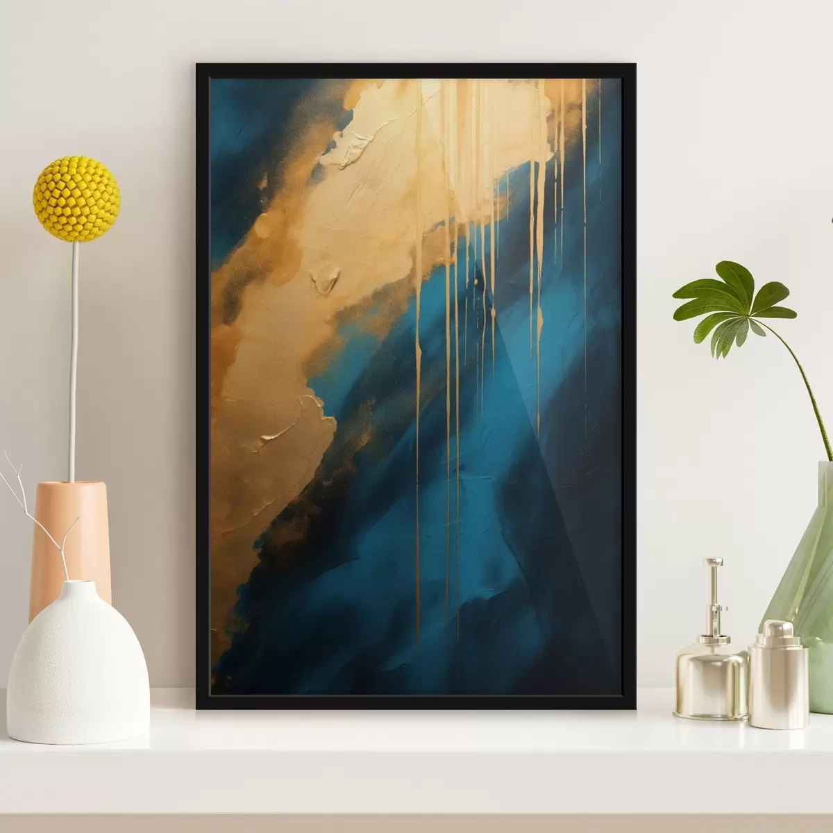 Plagáty Tyrkysová a tmavomodrá abstrakcia s tečúcimi teplými odleskami f46509