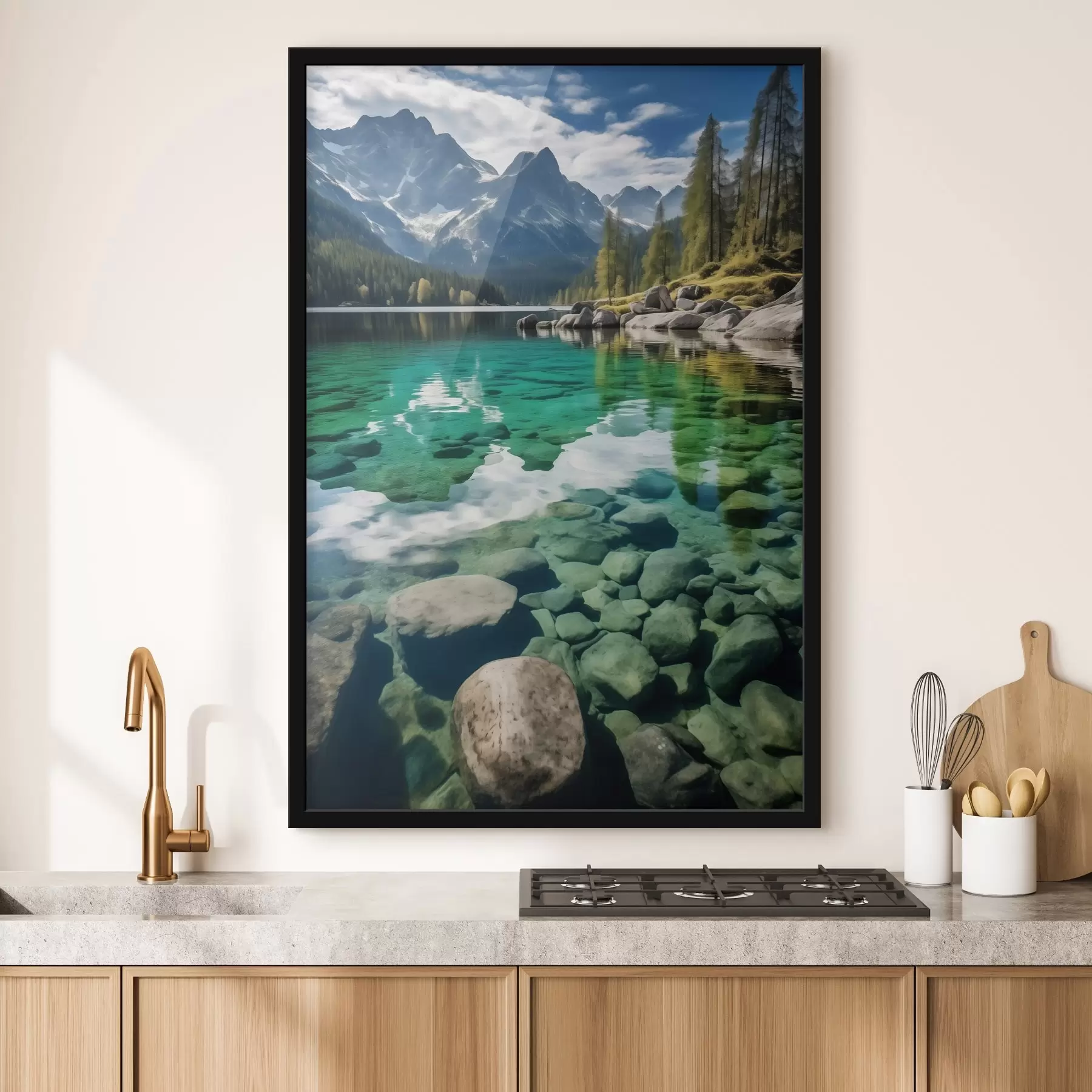 Fototapety Smaragdové alpské jazero s skalami pod ním a vyvýšenými vrcholmi f46515