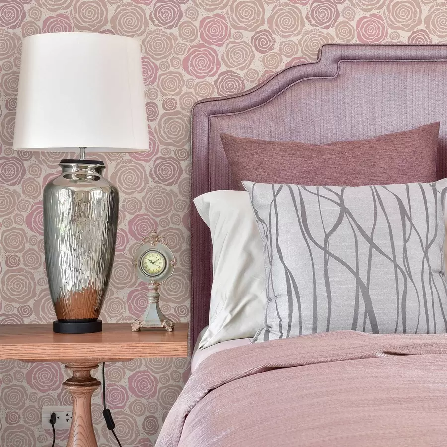 Fototapety Spirálovité ružové ruže a škvrny na svetlom pozadí a00955