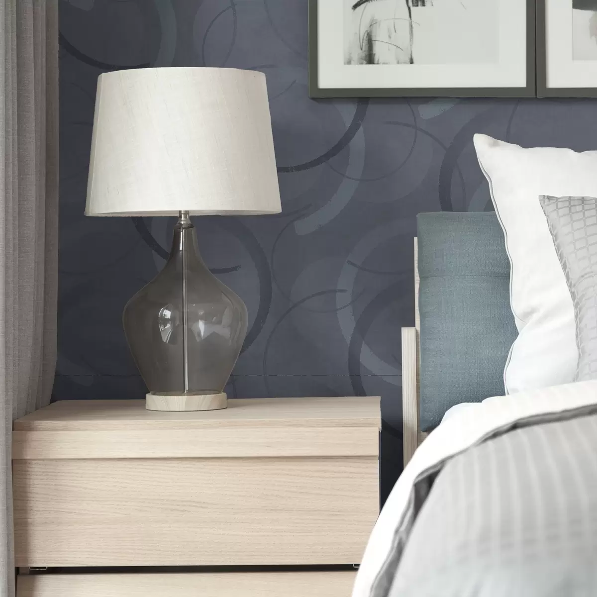 Tapety Polkruhy a jemné kruhy v chladnej šedo-modrej palete a00980