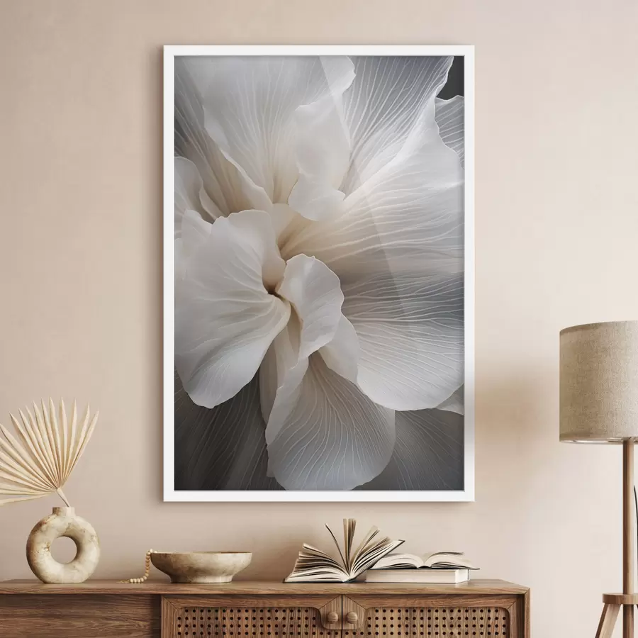 Fototapety Detail jemných abstraktných bielych okvetných lístkov so zložitými líniami a rozmazaným tmavým pozadím f47018