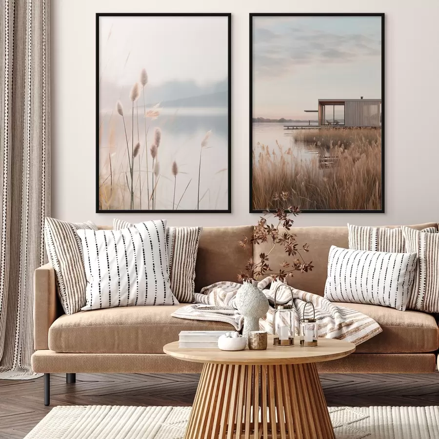 Fototapety Mäkké trstiny pri pokojnom jazere a moderná chata na brehu d00970