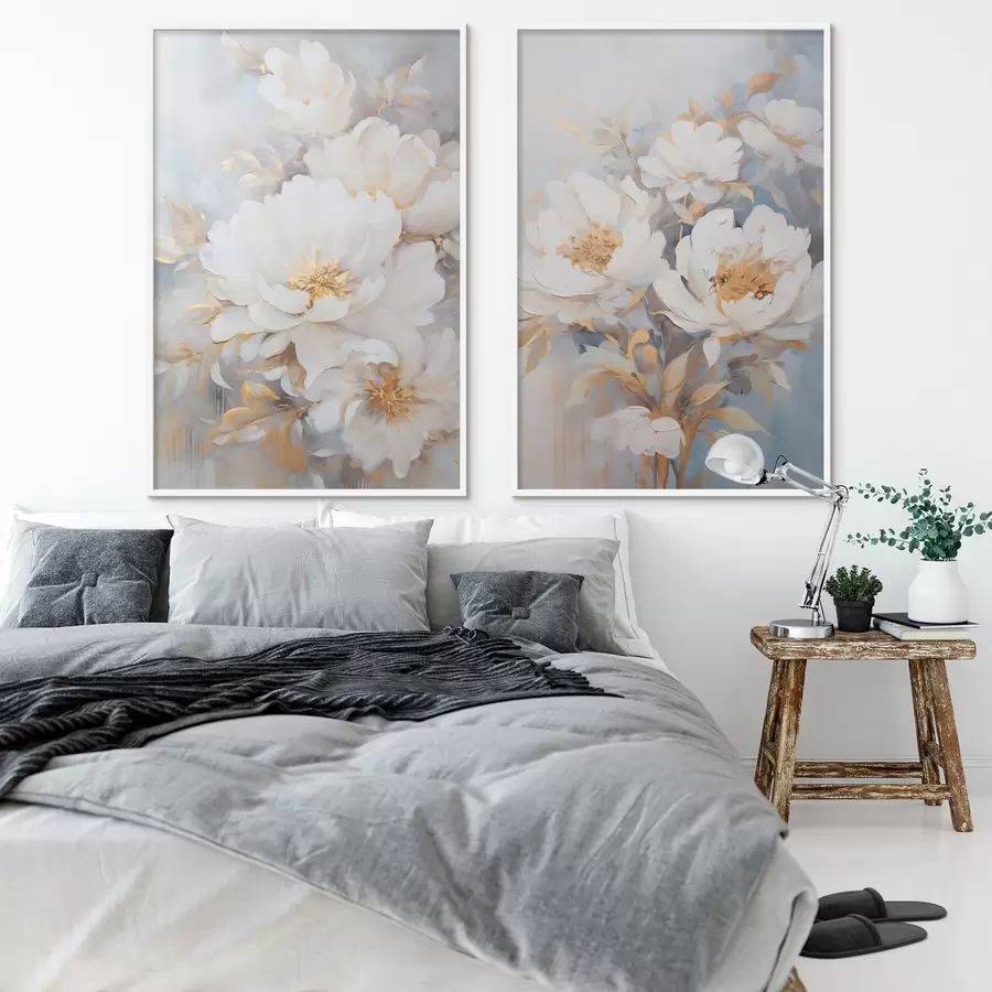 Fototapety Biele pivonky so žltými stredmi a listami, jemné ťahy štetcom, svetlo modré pozadie, kvetinová výzdoba d00878