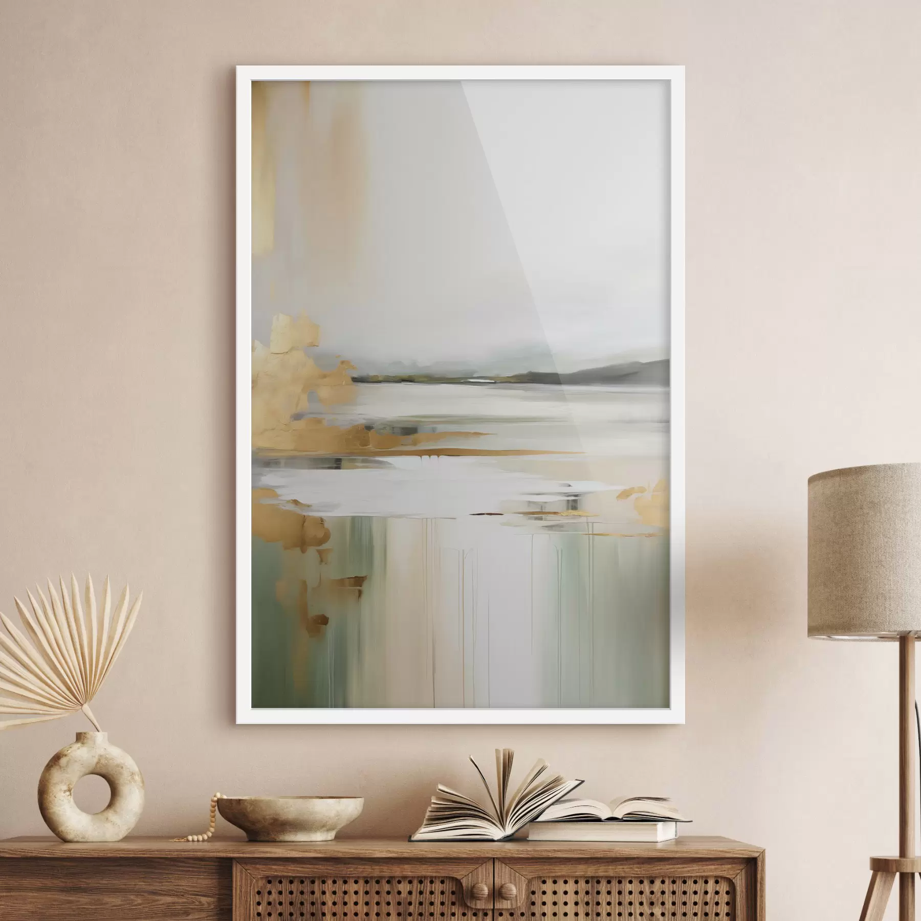 Fototapety Abstraktná krajina so žltými a zelenými odtieňmi, voda odrážajúca oblohu a vzdialené hory, bledá, zamračená obloha f47438