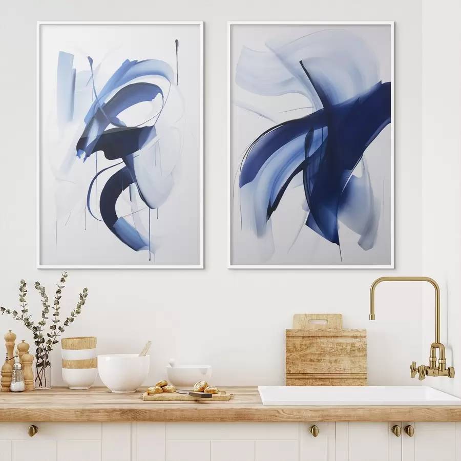 Fototapety Abstraktné modré tvary pripomínajúce ťahy štetcom s plynulými líniami a krivkami na bielom pozadí, moderné umenie d01240