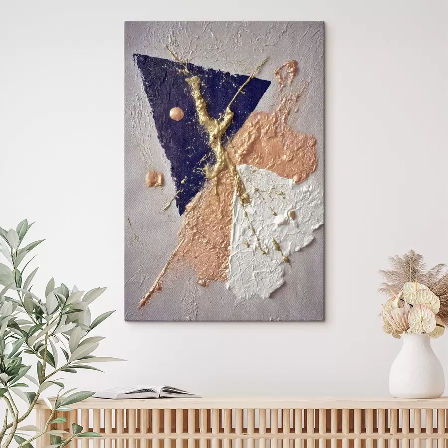 Obraz Abstraktná kompozícia s tmavomodrým trojuholníkom a reliéfnymi ťahmi štetcom v štýle olejomaľby s46953