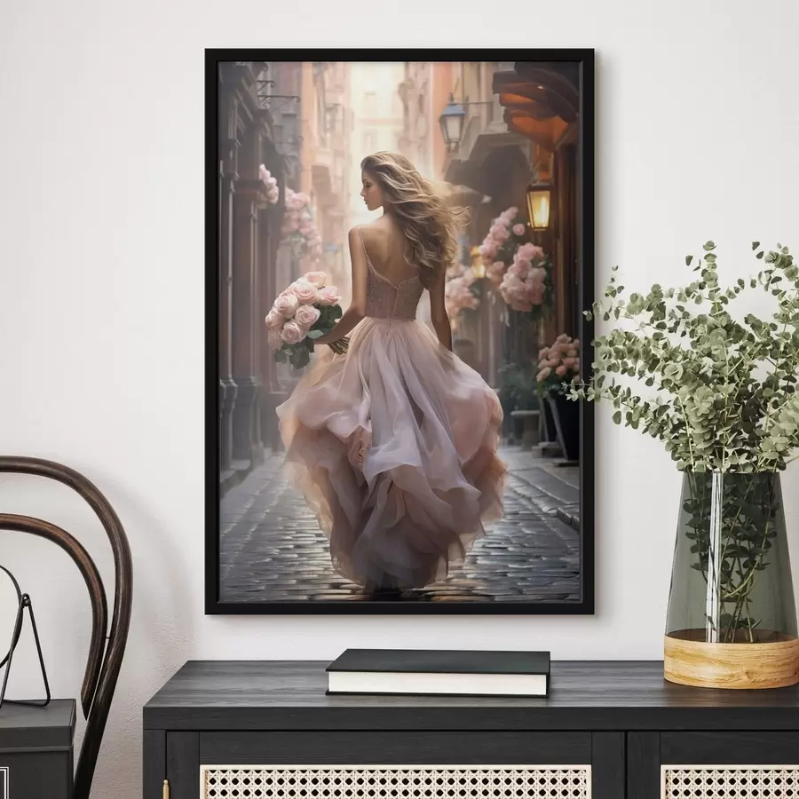 Fototapety Žena v ružových šatách kráčajúca po ulici f47316