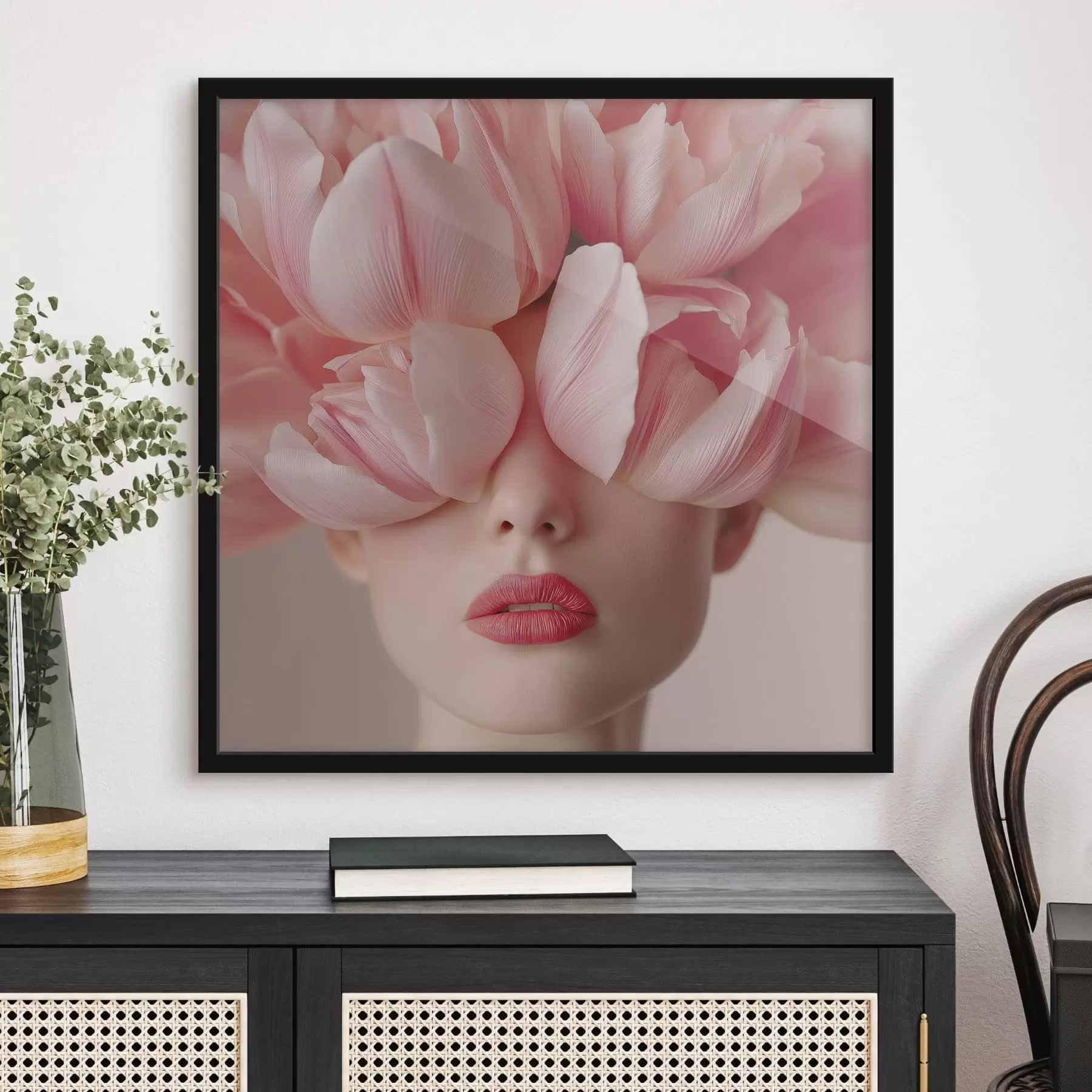 Fototapety Ženský portrét s ružovými okvetnými lístkami f47920