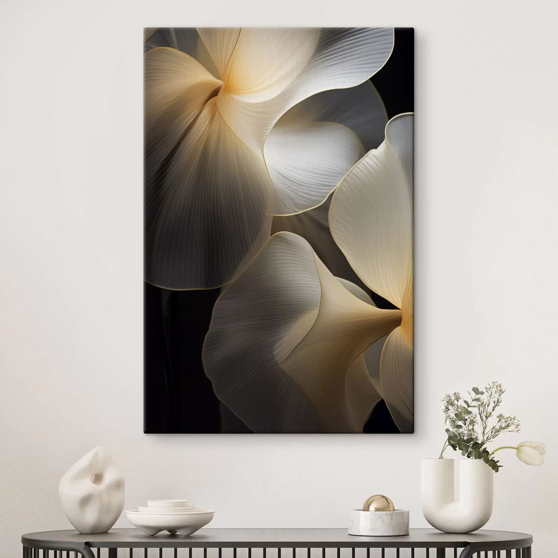 Obraz Abstraktné, vlajúce, priehľadné okvetné lístky s jemnými líniami na tmavom pozadí s47859