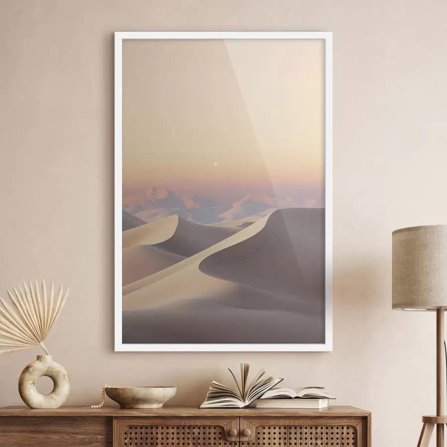Fototapety Púštna krajina s vlniacimi sa pieskovými dunami pod jemnou pastelovou oblohou, v pozadí vzdialené hory f47865