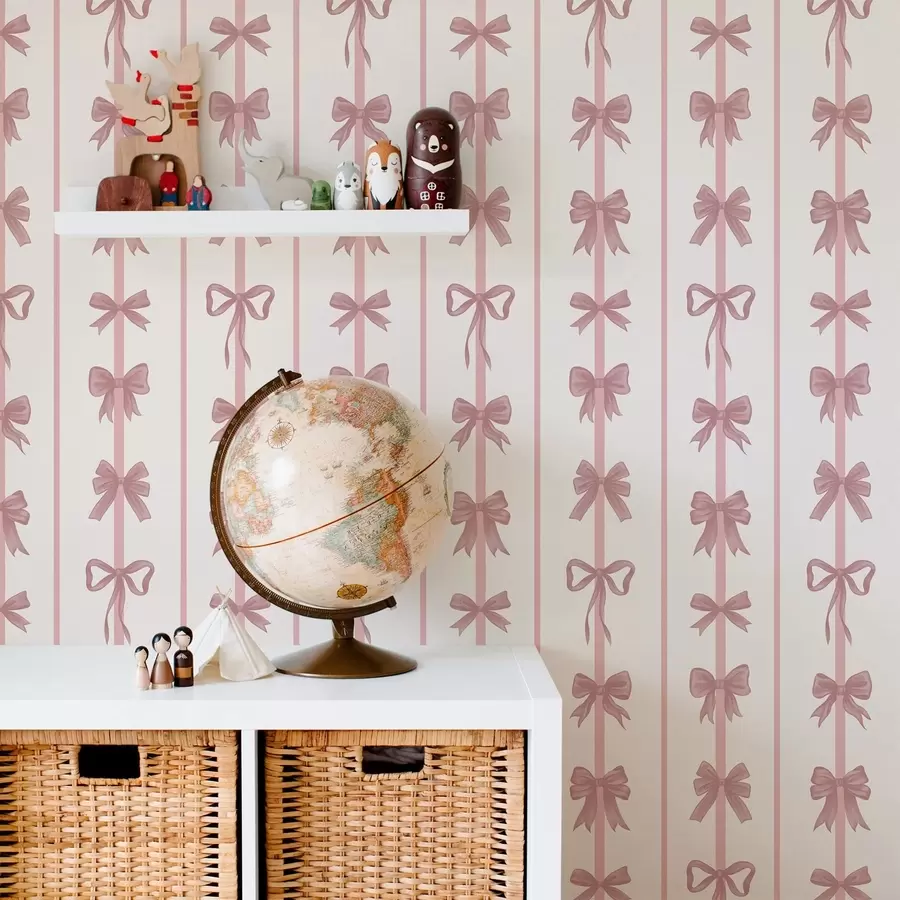 Fototapety Ružové mašličky vo vertikálnych pruhoch na svetlom pozadí a01075